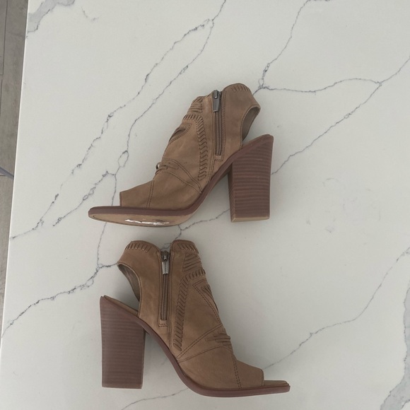 Vince Camuto Karenta leather open toe shoes tan size 10 - Picture 6 of 14